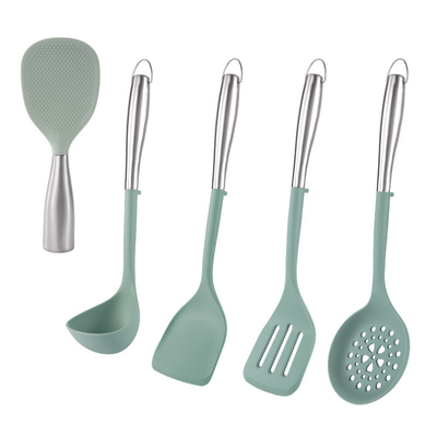 İyi bir fiyat. 5pcs yapışkan olmayan mutfak aletleri silikon yemek aletleri seti silikon yemek malzemeleri mutfak aletleri paslanmaz kolu ile hediye çevrimiçi