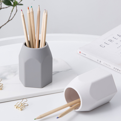 İyi bir fiyat. Masaüstü için silikon su geçirmez kalem tutucu basit modern minimalist makyaj düzenleyici ayakkabı ev çocukları için ofis malzemeleri çevrimiçi