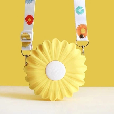 İyi bir fiyat. Okul malzemeleri Silikon Kalem Kutusu Kalıcı Makyaj Çantası Çocuk Omuz Çantası Kızlar Crossbody Çantası Noel Doğum Günü Hediyesi çevrimiçi