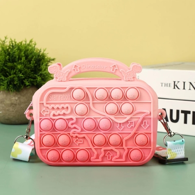 İyi bir fiyat. Hafif Şirin Silikon Tote Çantası Makyaj Çantası Çocuklar İçin Kalem Kutusu Okul Ofis Malzemeleri Crossbody Omuz El Çantası çevrimiçi