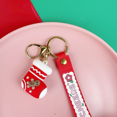 İyi bir fiyat. Tatlı Noel Silikon Çantası Kolye Anahtar Zinciri Yumuşak Kawaii Araba Anahtar Zinciri Büyücüleri Kadınlar Erkekler Noel Doğum Günü Çocuk Hediyeleri çevrimiçi